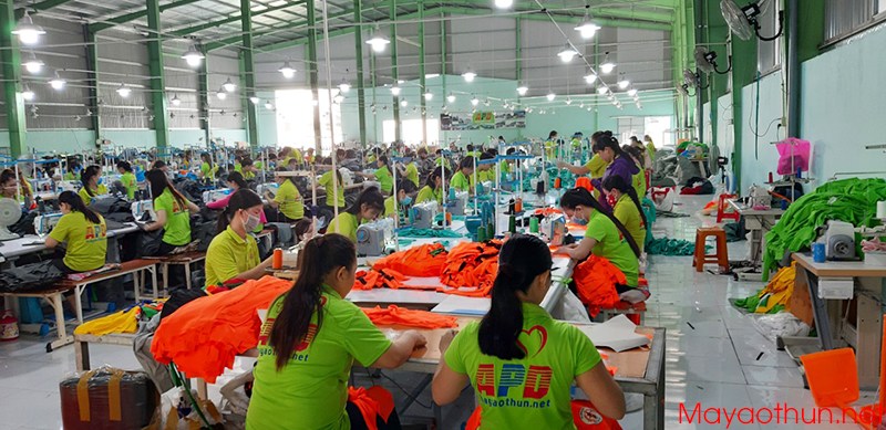 Nhận cắt may áo gió giá gốc trực tiếp tại xưởng