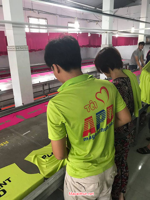 hình in lên áo thun đồng phục