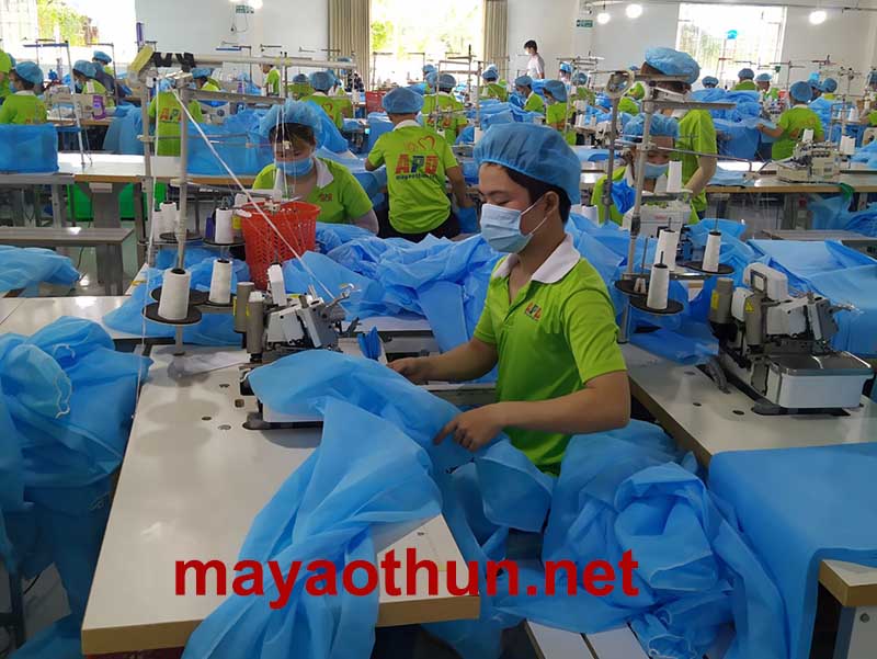 Xem xưởng may áo y tế covid19