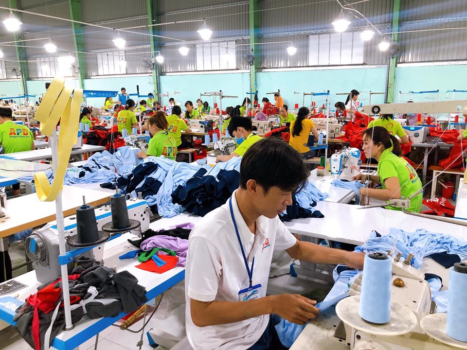 Xưởng may áo thun đồng phục đẹp giá gốc tại công ty may mặc APD